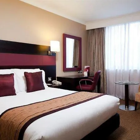 Crowne Plaza Leeds By Ihg Hotel 4*