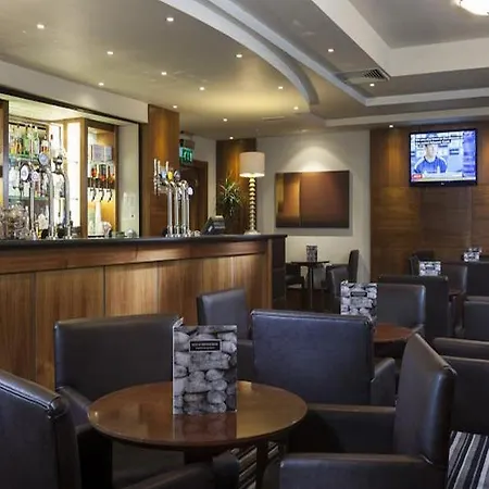 Crowne Plaza Leeds By Ihg Hotel 4*