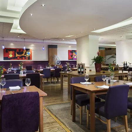 Crowne Plaza Leeds By Ihg 4*