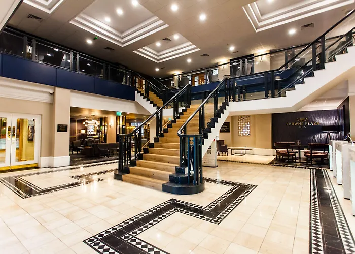 호텔 Crowne Plaza By Ihg