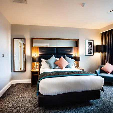Crowne Plaza By Ihg Hotel 4*