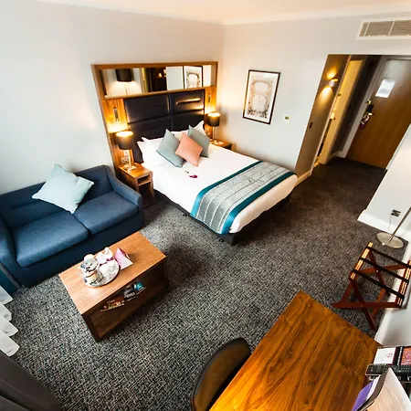 Crowne Plaza By Ihg Hotel