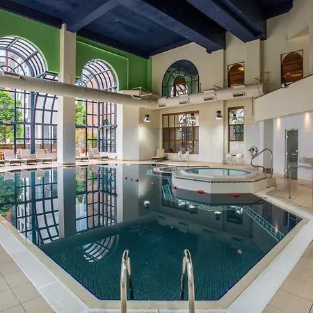 Crowne Plaza By Ihg Hotel 4*