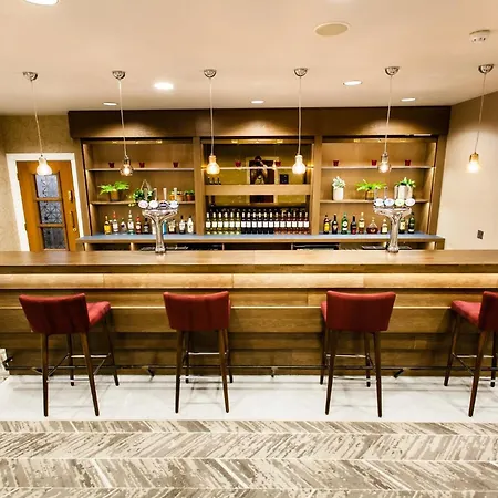 Crowne Plaza By Ihg 4*