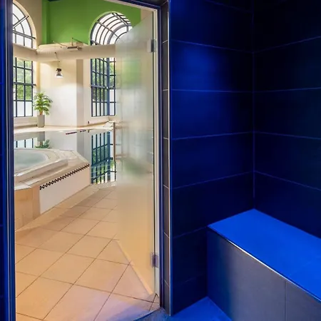 Hotel Crowne Plaza By Ihg 4*