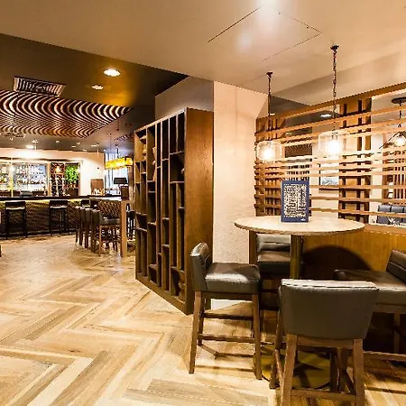 酒店 皇冠假日利兹酒店 4*