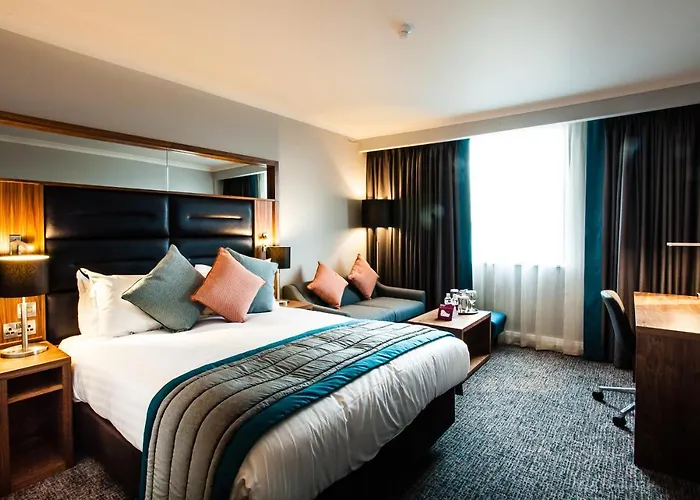 Crowne Plaza By Ihg Hotel 4*