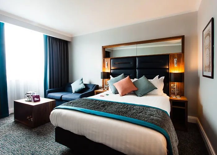 Crowne Plaza By Ihg Hotel 4*