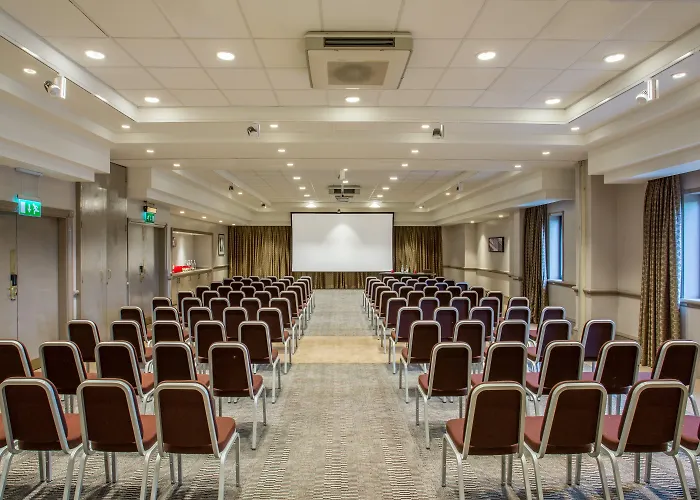 Crowne Plaza By Ihg Hotel 4*