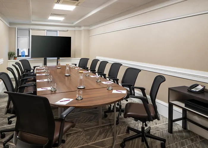 Hotel Crowne Plaza By Ihg 4*