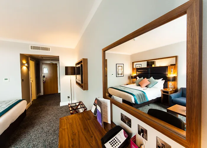 Crowne Plaza By Ihg 4*