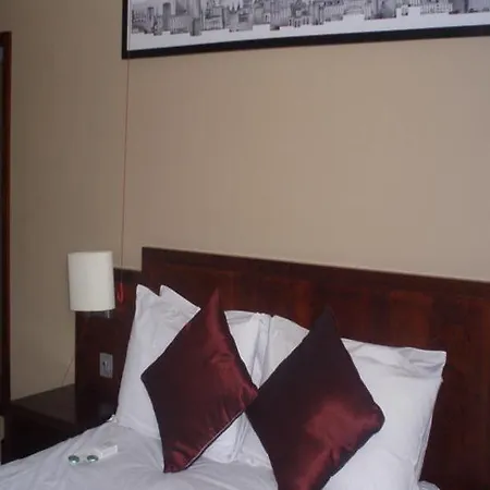 Crowne Plaza Leeds By Ihg 4*