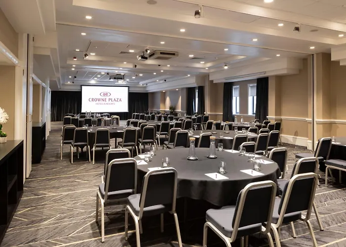 皇冠假日利兹酒店 酒店